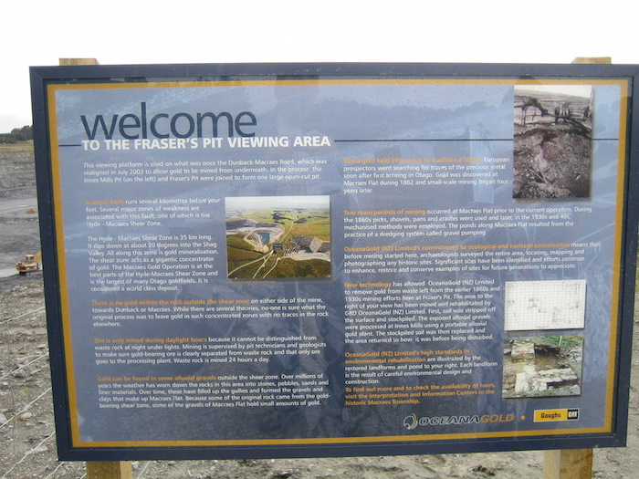 Fraser Pit Viewing Area sign.