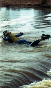 Stretch body surfs the Murchison.