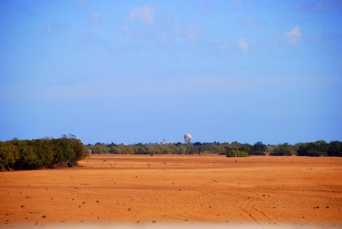 The dry bed of the Gascoyne River. The disused OTC dish is in the background.