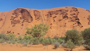 Uluru tafoni.