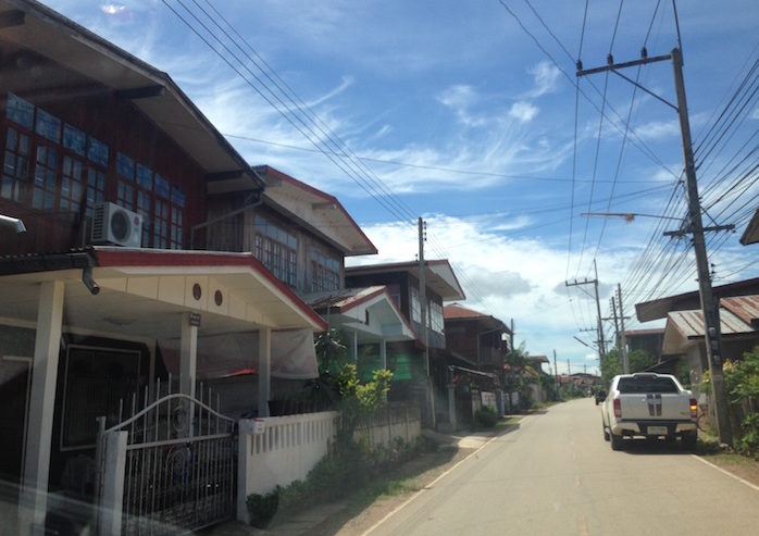 The country town of Tha Li.