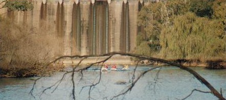 Hume Weir wall