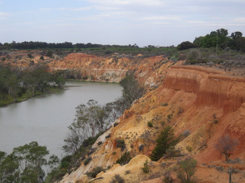 Red cliffs upriver from Renmark.