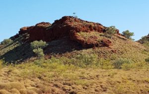 Along the Upper Carawine Gorge track.