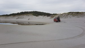 Scott drives around end of Hamersley River.