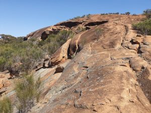 The spine of Baladgie Rock.