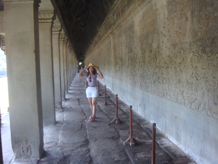 Tassy inside the Wat.