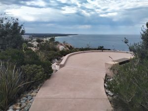 Wheelchair-friendly Barrens Lookout offers fantastic views of Hopetoun and the Southern Ocean.
