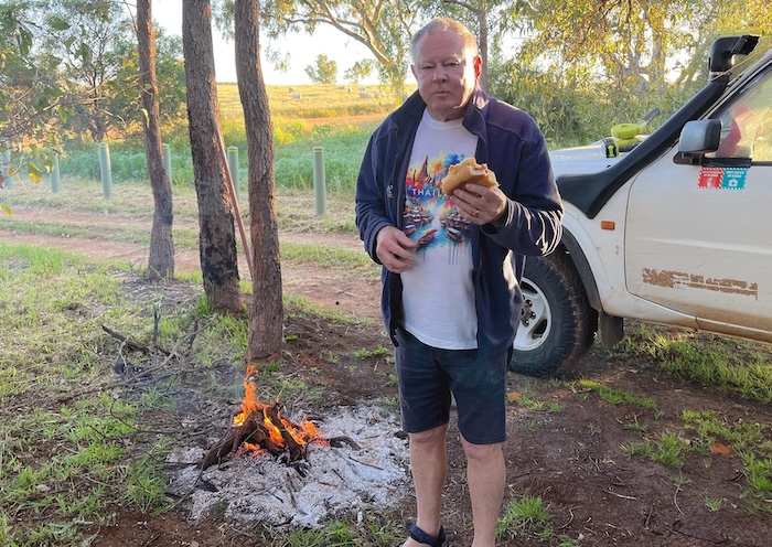 Eatring breakfast by the fire.
