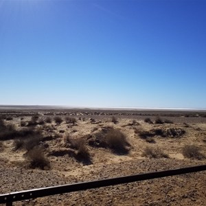 From Lake Eyre Viewpoint. (photo ExplorOz)